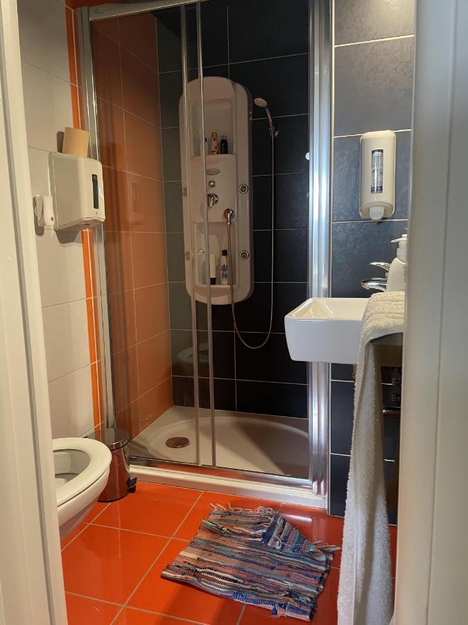Centar W Hotell Osijek Exteriör bild